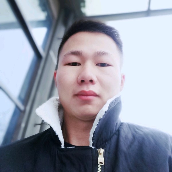 烈酒男人的照片