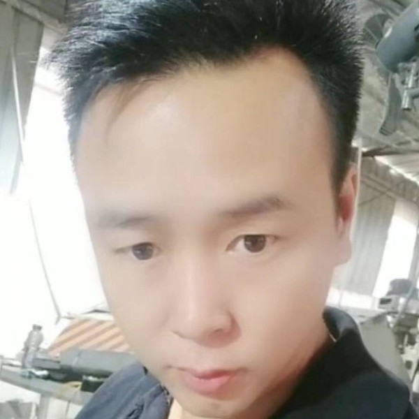 鼓舞飞扬。的照片