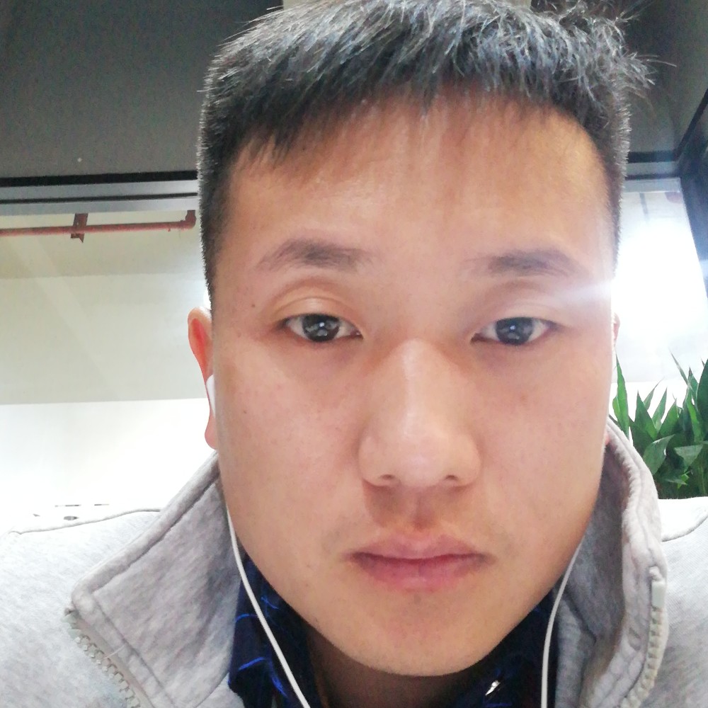难过泪了中心的照片