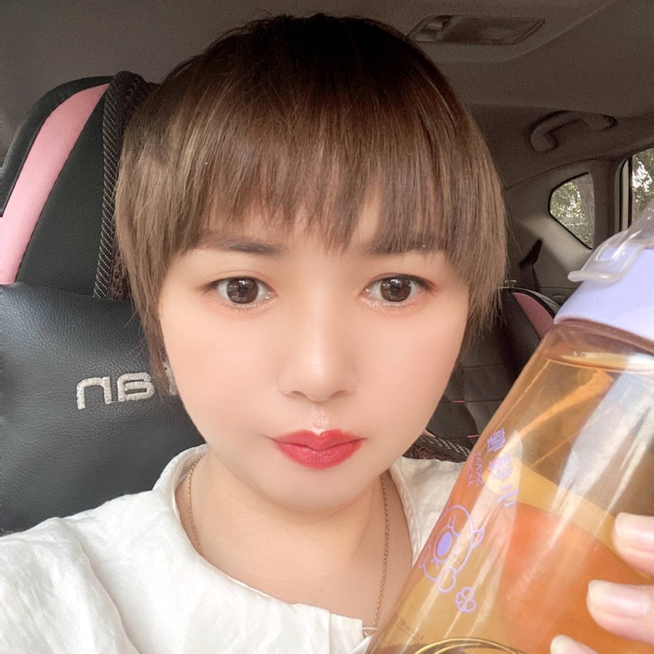 精明那微笑的照片
