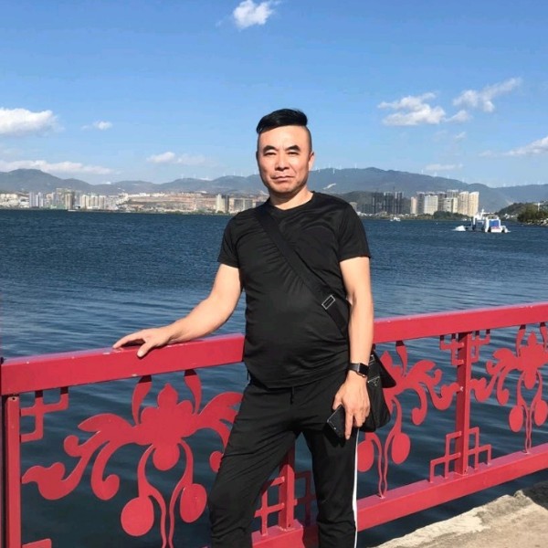 不喜欢聊天的照片