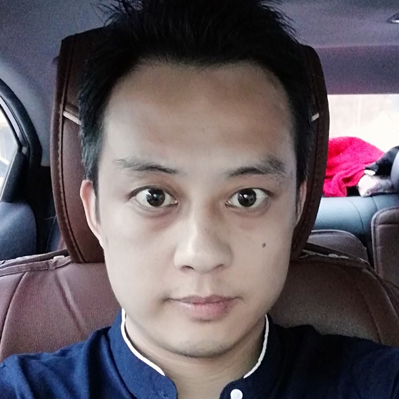 钢笔默默的照片