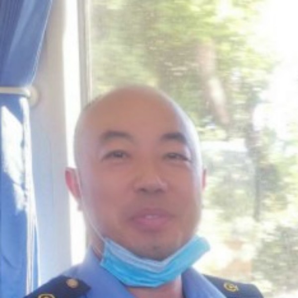 哈密瓜浅吻拉长的照片