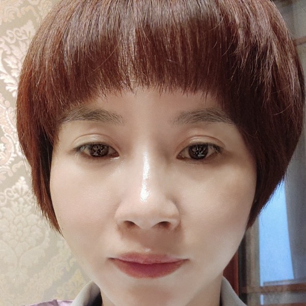小天鹅贪玩的照片