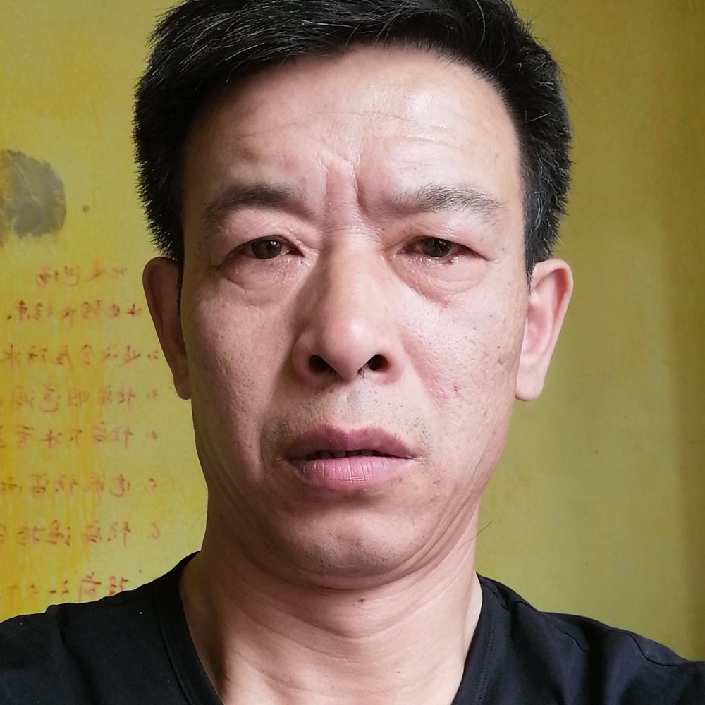 冷艳爱枫叶的照片