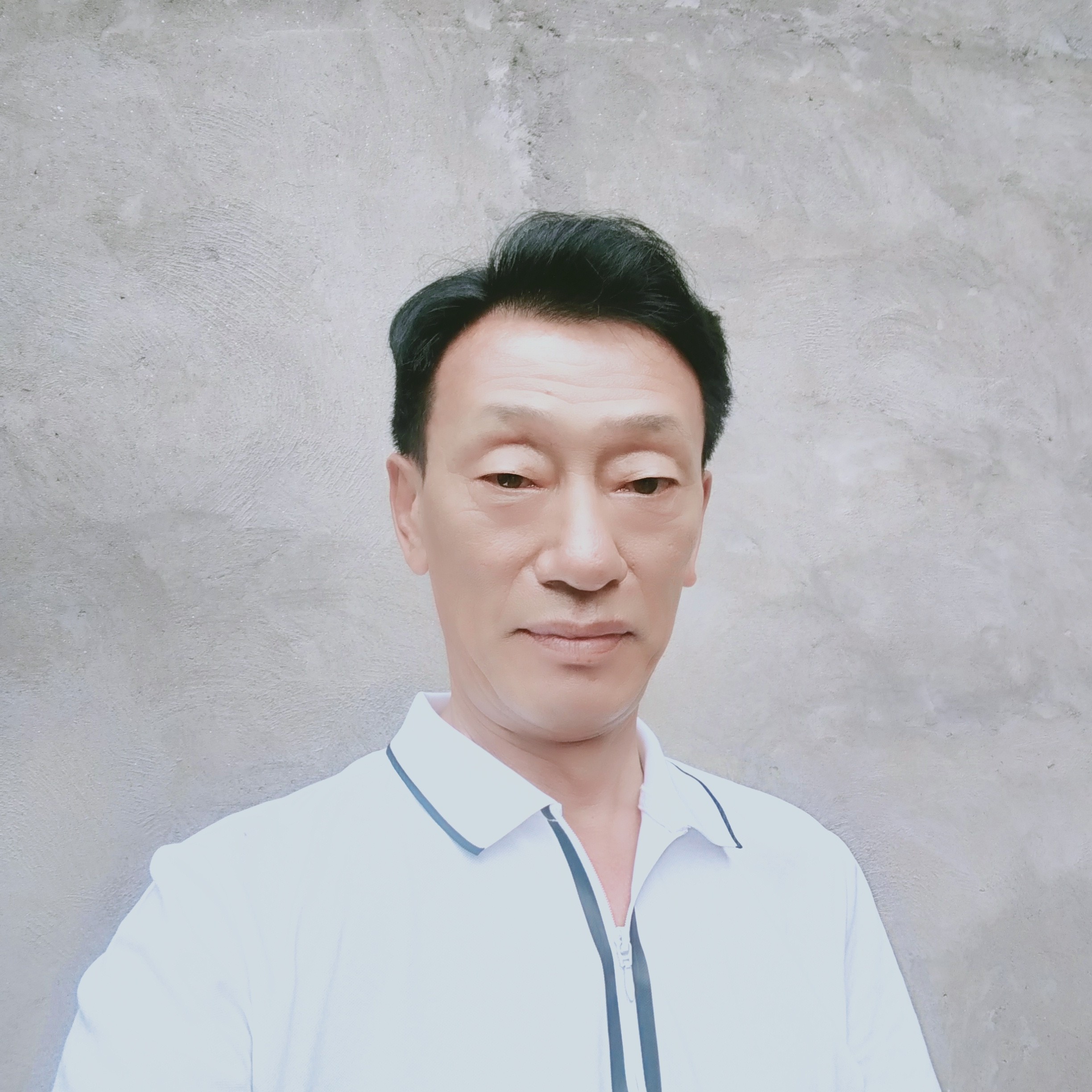 山岚笑威武的照片