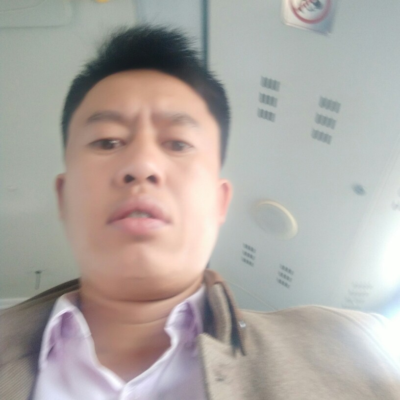 贾爱的照片