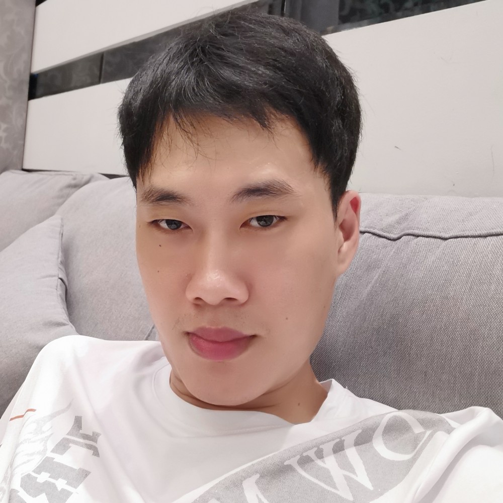 无奈深拥雪糕的照片