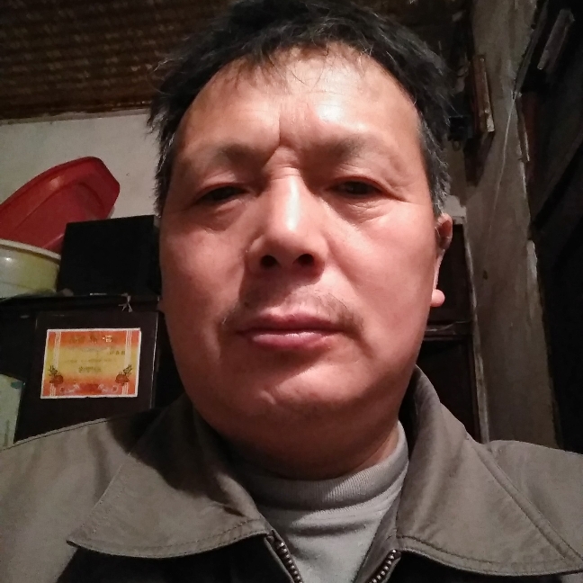 辛勤发带的照片