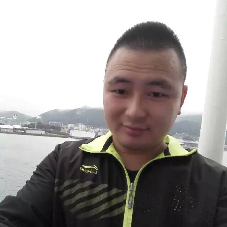 尘宵愿雪见的照片