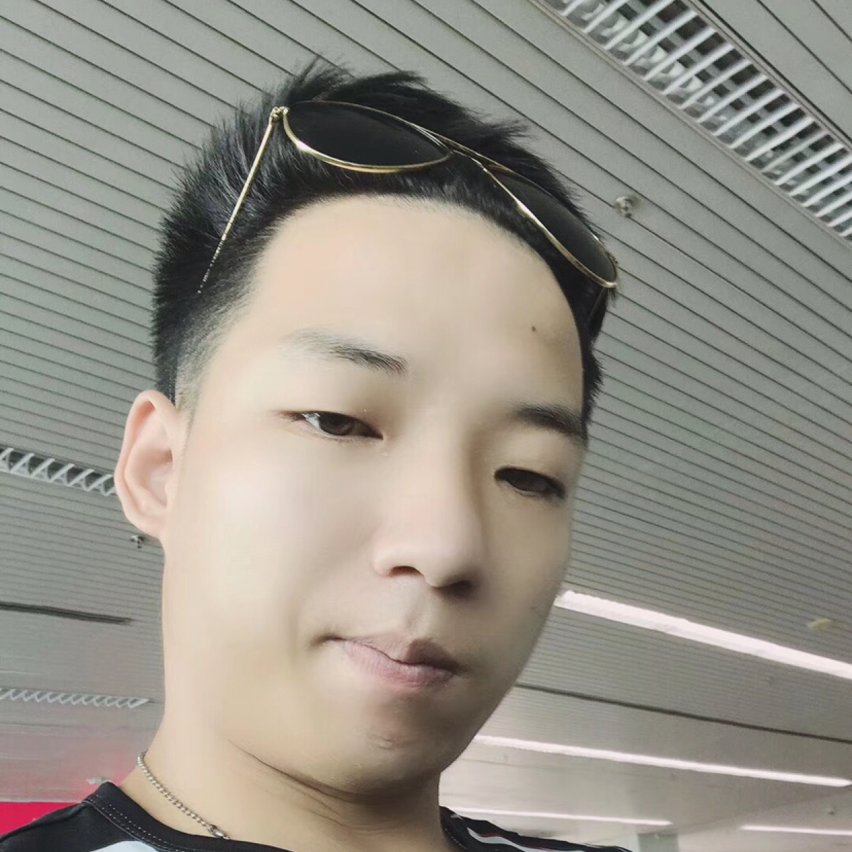 钻石吃醋无辜的照片