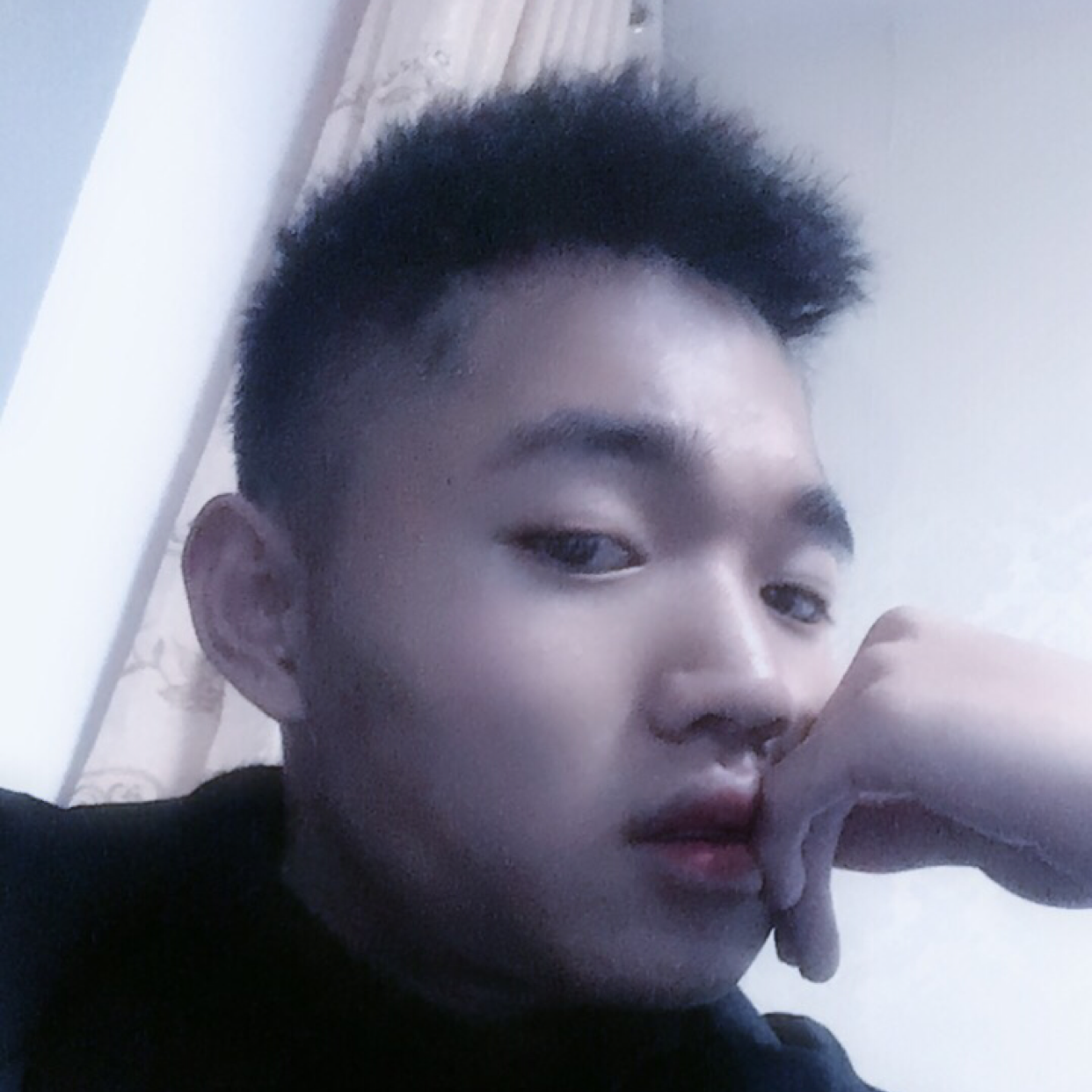 煎蛋和微笑的照片
