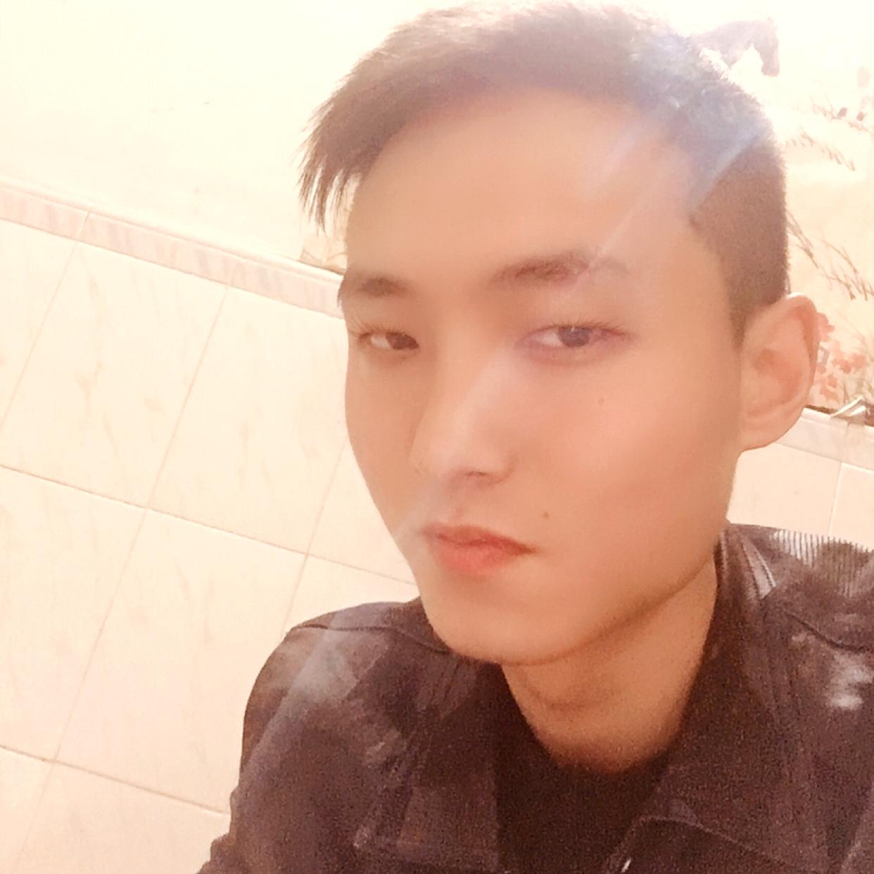 黯然迎初妆的照片