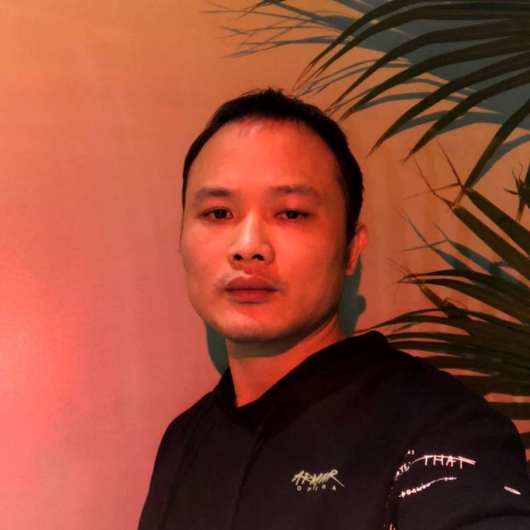激动蹁跹发夹的照片