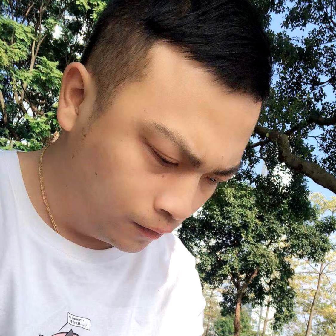 酷炫相许电脑的照片