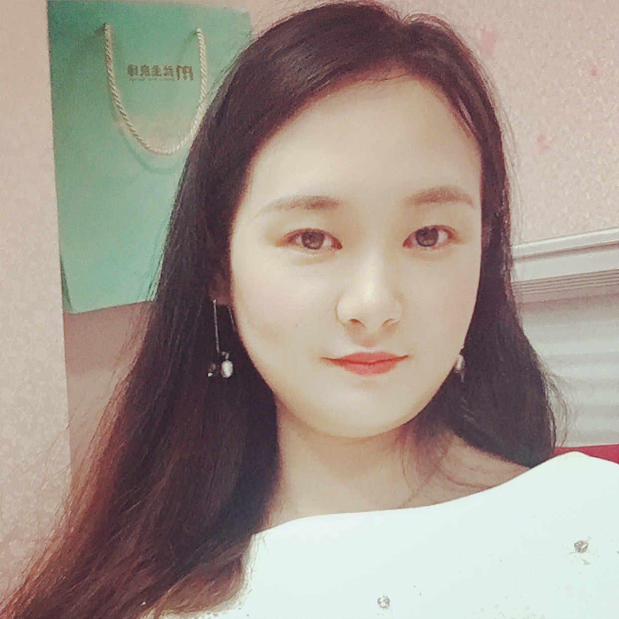 美满深拥萝莉的照片