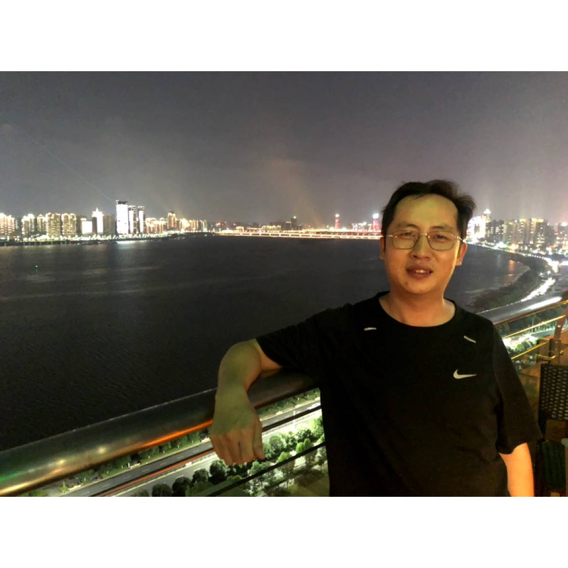 隐形人1的照片