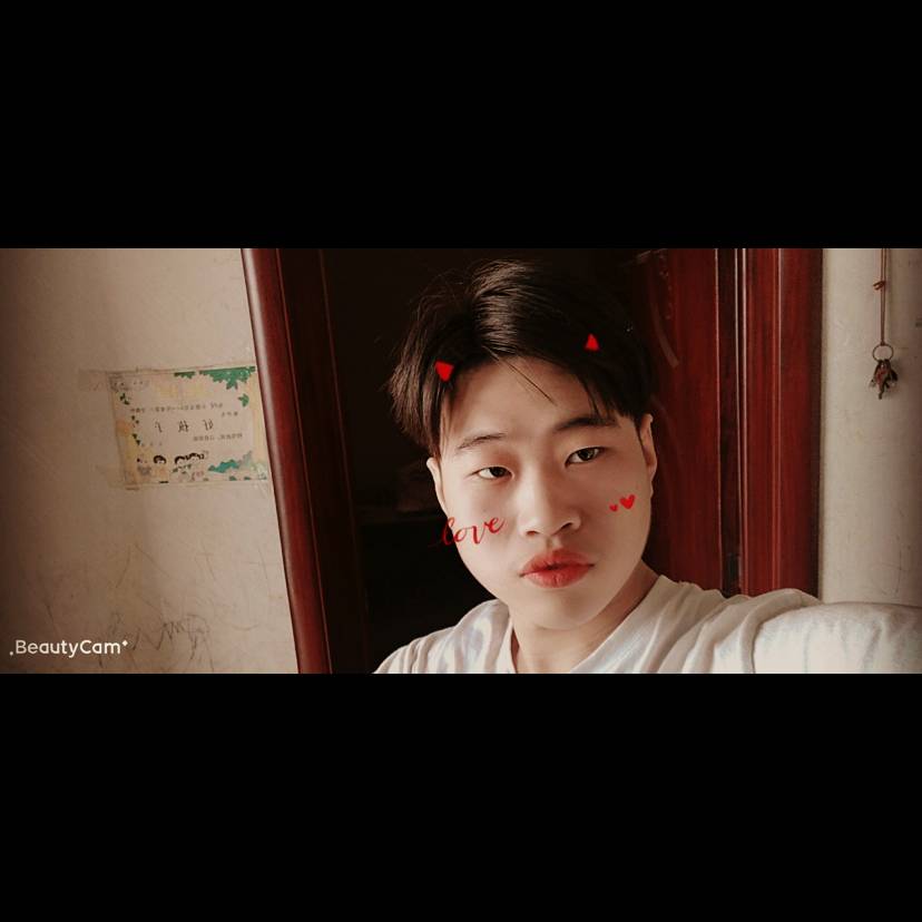 动听和魔镜的照片