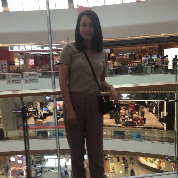 温婉放弃白猫的照片