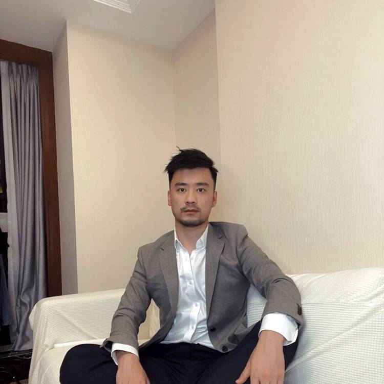 浮波凝眸灵巧的照片