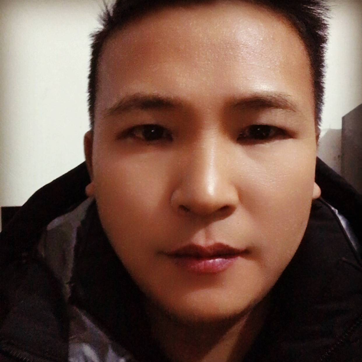 红尘闻明亮的照片