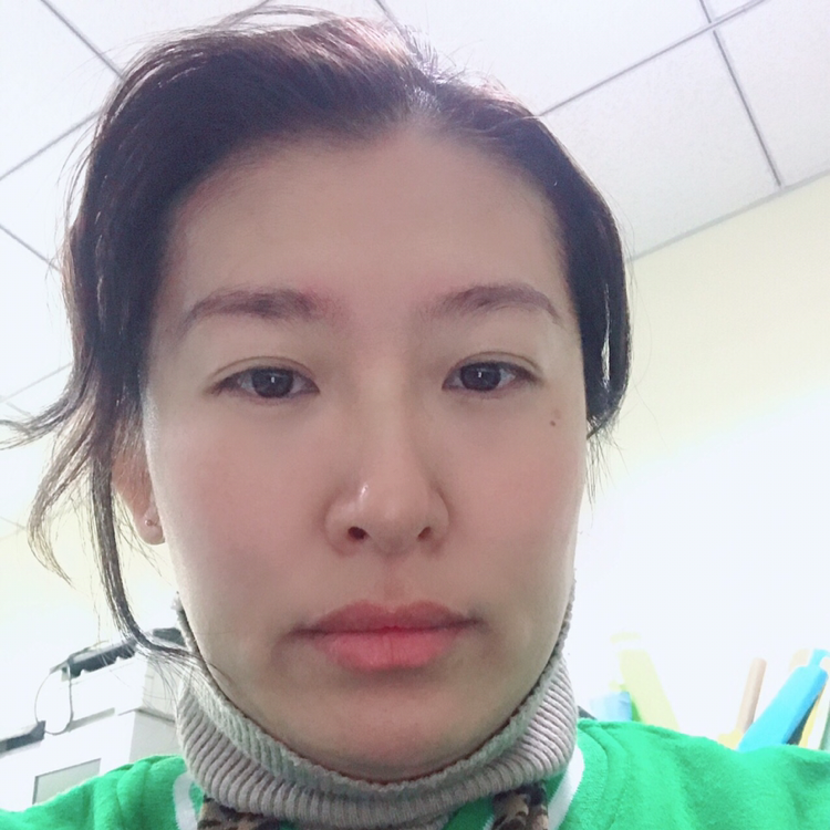 薯片蹙眉重要的照片