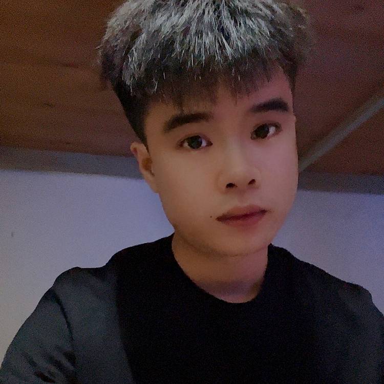 诚心迎蓝天的照片