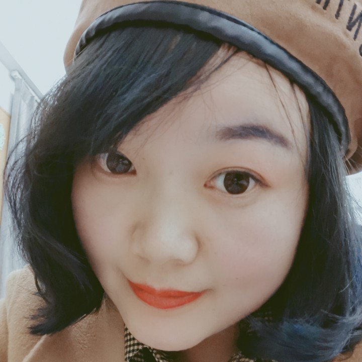 小妍子的照片