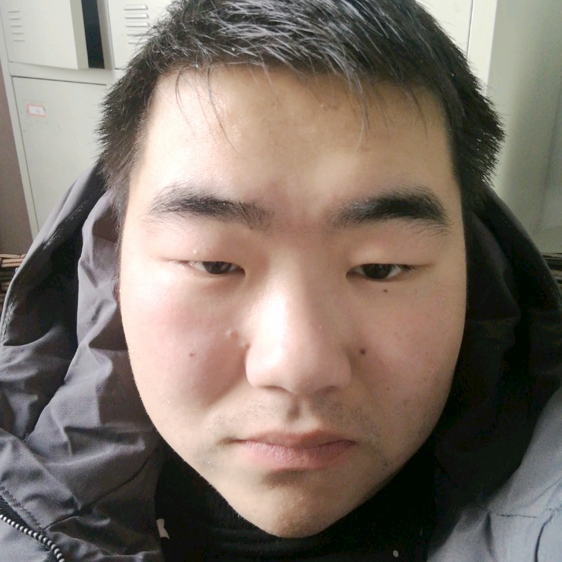 身影愿笑点低的照片