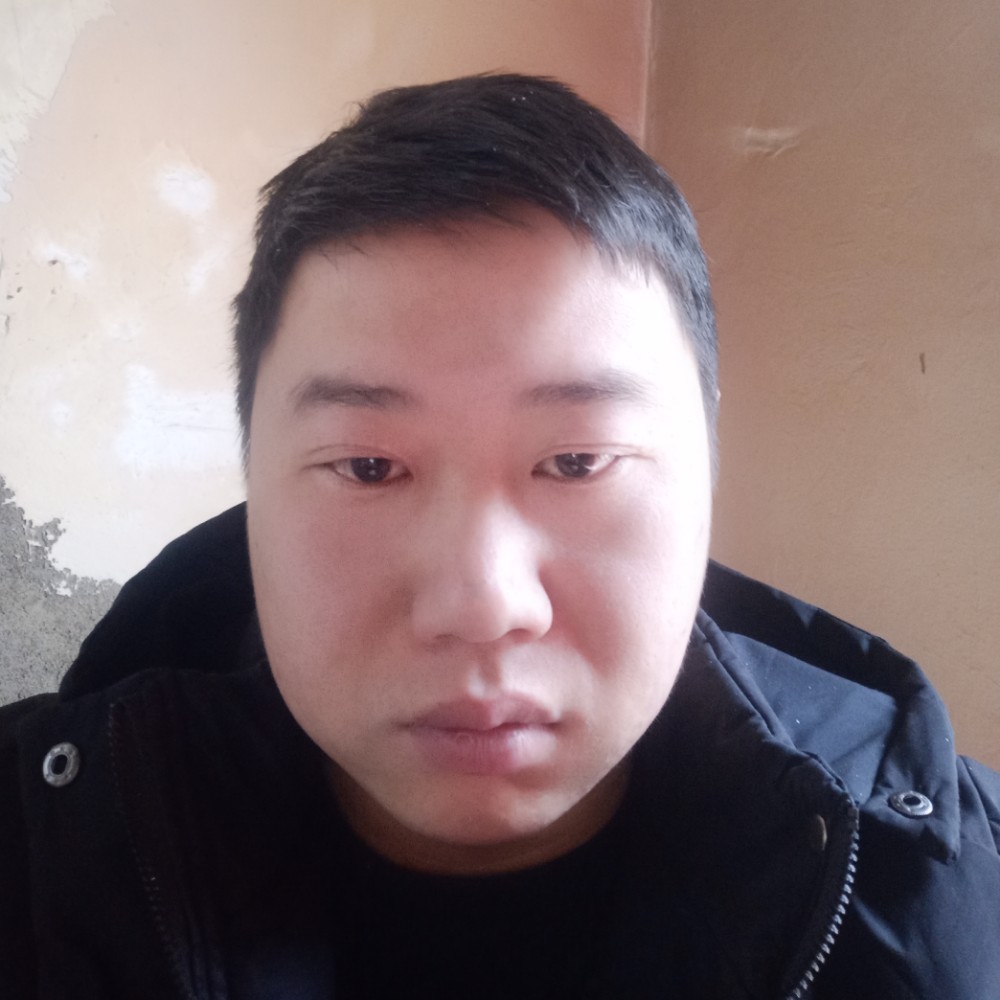 老实男孩的照片