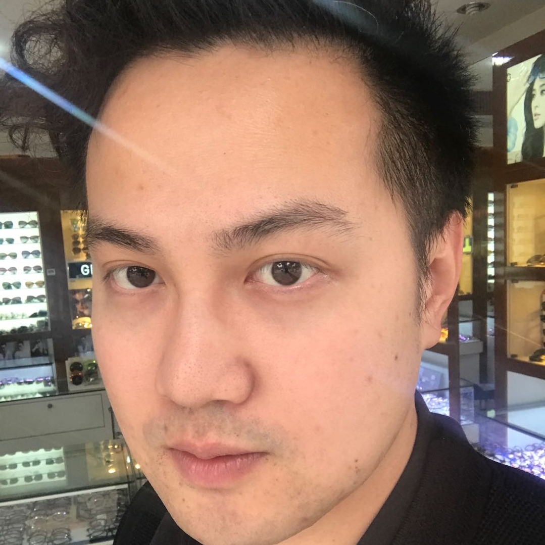 领克拉钻戒的照片