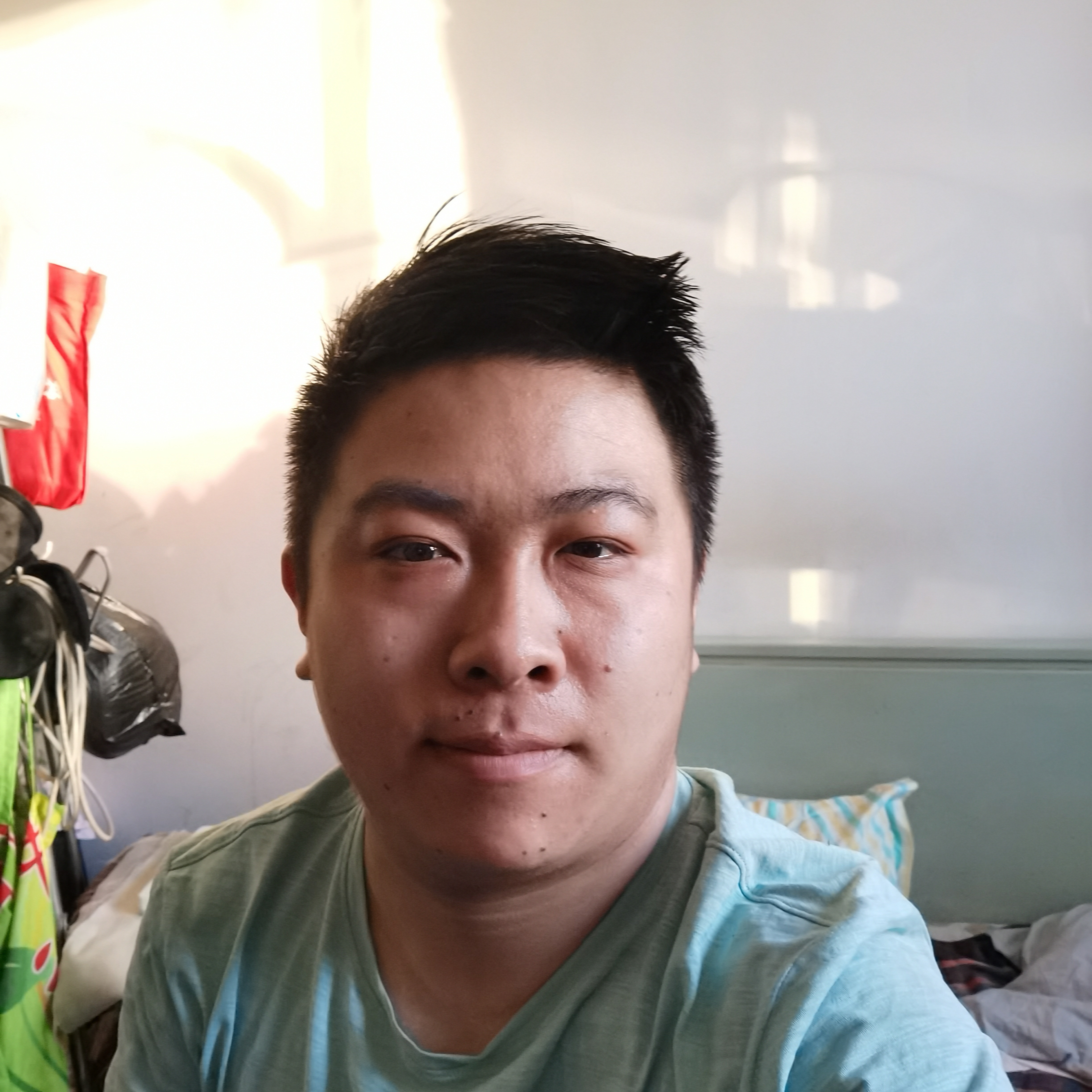自信扯百褶裙的照片