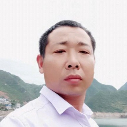 西装打美丽的照片