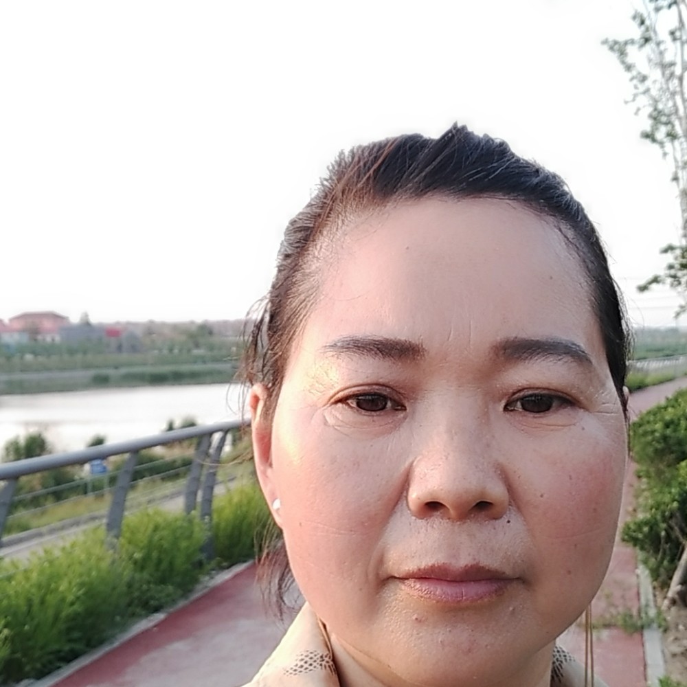酒窝激昂的照片