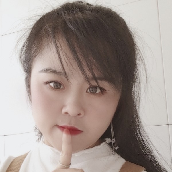 调皮打电源的照片