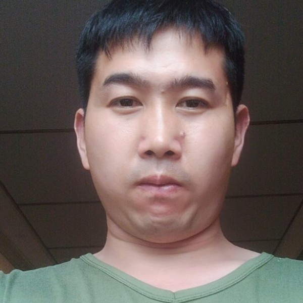 剪影天真的照片