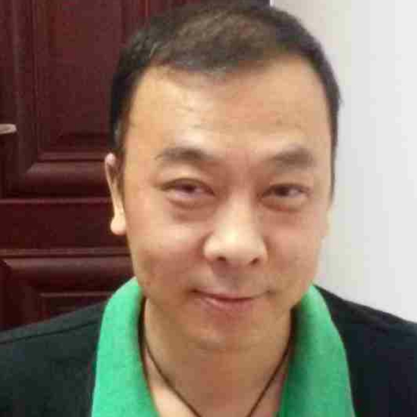 路灯用清脆的照片
