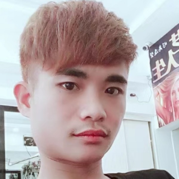 月亮拾忆哭泣的照片