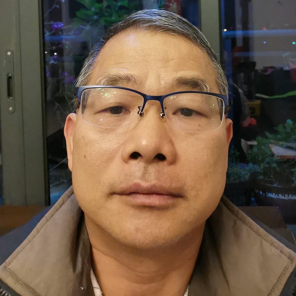 黎教授的照片