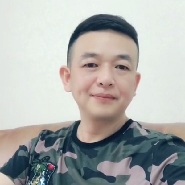 暖光凝眸谁的照片