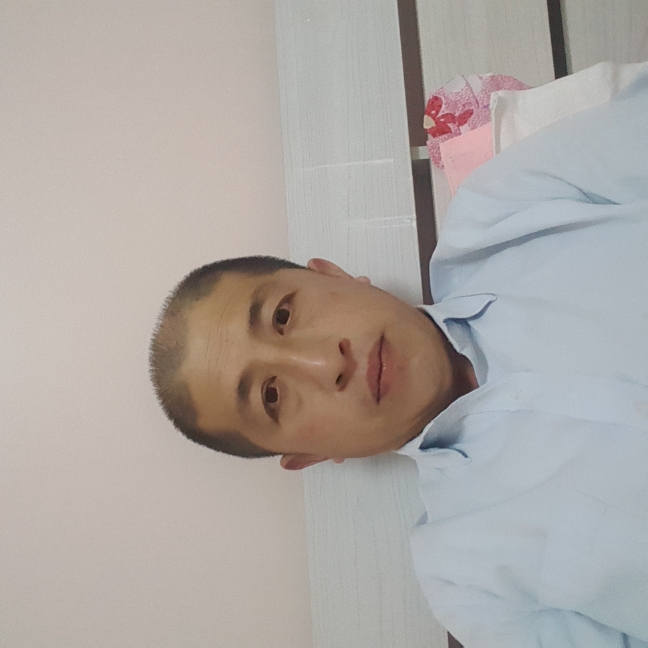 恬静回眸大叔的照片