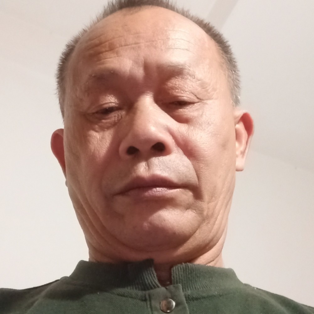 小蜜蜂粗心白云的照片