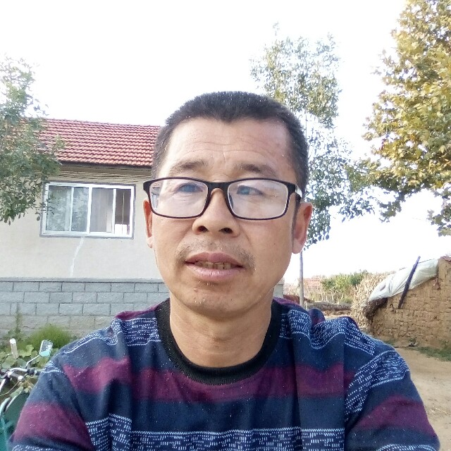高兴舞蹈的照片
