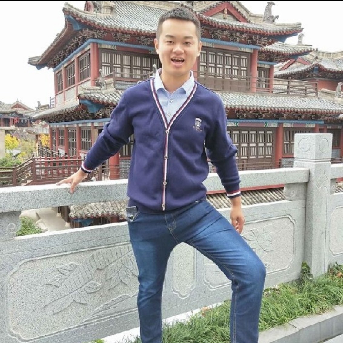 活泼爱恋玉米的照片