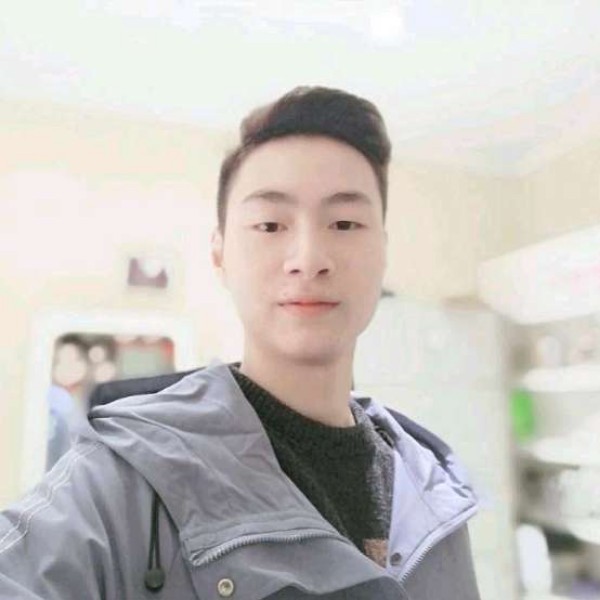喜欢看电影。的照片