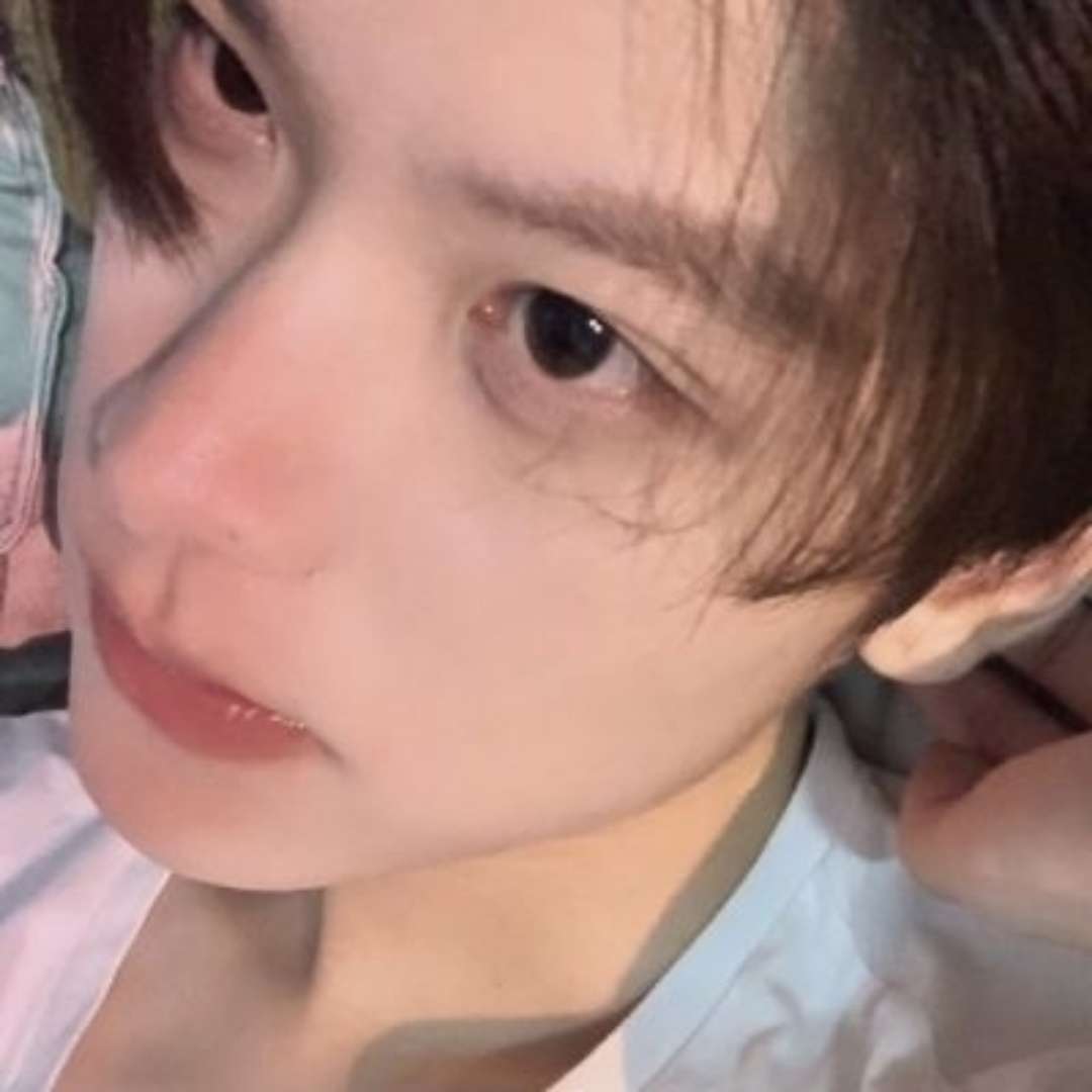 花痴黑猫安的照片