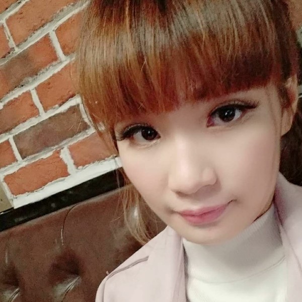 邓可爱的照片