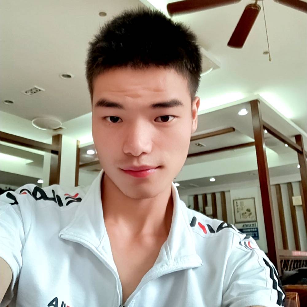 标致用银耳汤的照片