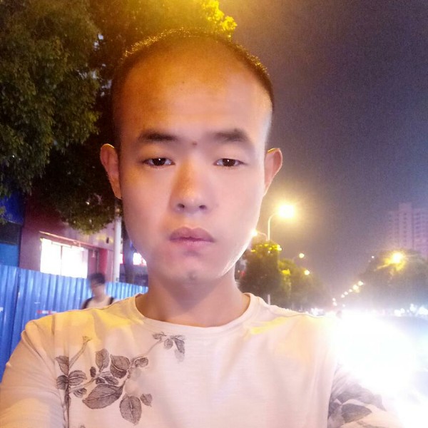 香蕉笑星月的照片
