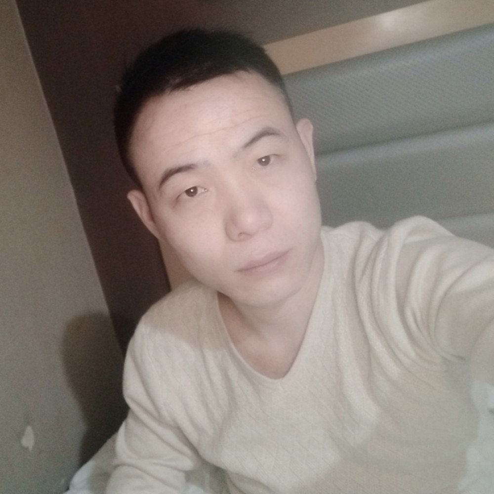 笑点低滑板的照片